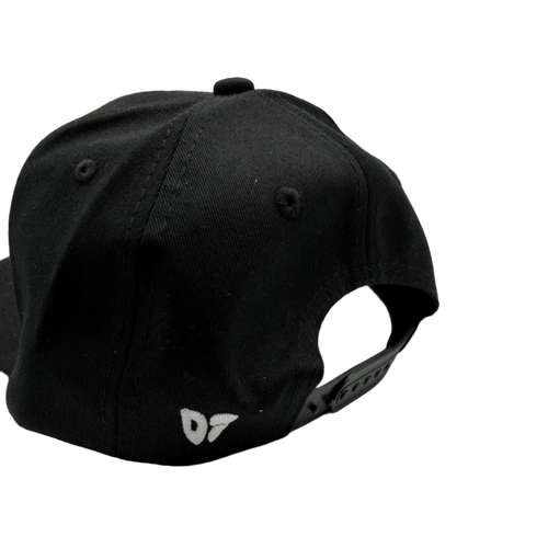 Black cap with 'D7' text in white and a snapback 